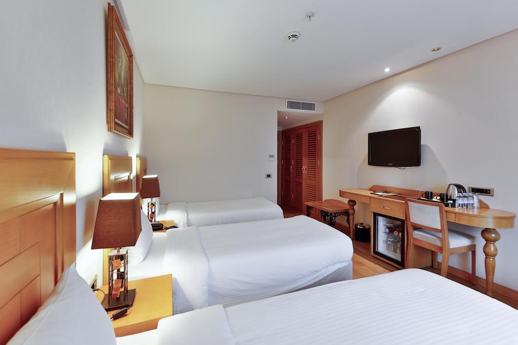 Queen Hotel & Spa Стамбул Экстерьер фото